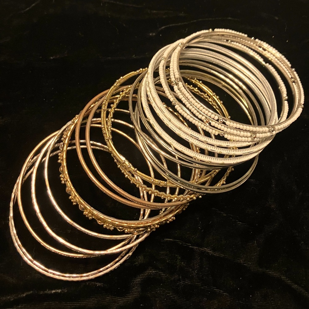 Bangles! 22 pcs see pics